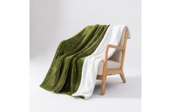 China Lightweight Navy Flannel Fleece Bed Spread Blanket Cozy Plush Microfiber Comforter Set supplier