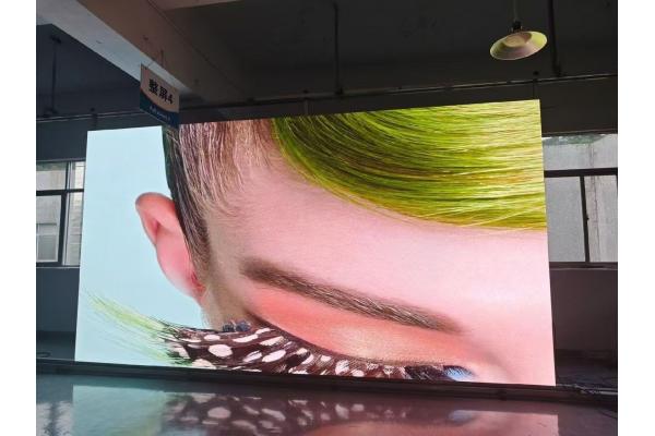 Upgrade Your Advertising Game with Long-lasting Electronic Billboards and SMD2727 Led Lamp
