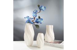 China Ripple Texture Ceramic Vase for Modern Home Decor supplier