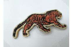 China Washable Customized Embroidered Cloth Patches Heat Transfer Labels For Clothes supplier