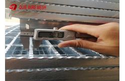 China Smooth Surface Welded Industrial Steel Grating Serrated For Drainage Cover supplier