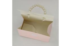 China Delicate Valentine'S Day Candy Wedding Gift Box Packaging With Handle And Ribbon supplier