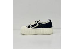 China Black White Comfort Fashion Sneakers Women Breathable Sneakers With Letters supplier