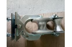 China Pulley Cable Block Galvanized Crossarm Mounted Skyward Three Purpose String Block supplier