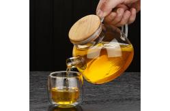 China Large Spout 1000ml Clear Glass Teapot Safe Water Kettle With Bamboo Lid supplier