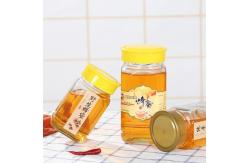 China Empty Clear Square Glass Honey Jar With Screw Plastic Lid Classic Design supplier