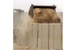 China Mil 2 Gravel Filling Military Barrier Heavy Galvanized Square Welding Mesh Protective supplier