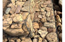 China Hexagonal Gabion Rock Wall Cages / Retaining Wall Gabion Baskets ISO Approval supplier