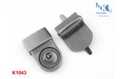 China Polished 25.6mm Bag Twist Lock With Hanging Plating Metal Push Bag Lock supplier