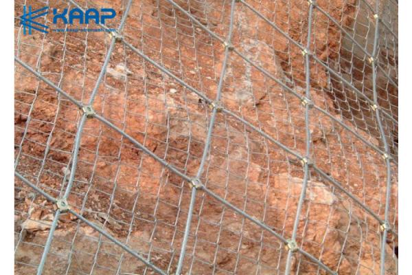 Twisted Wire Mesh Gabion Variable Sizes Monolithic Structures Rock Breaking Prevention