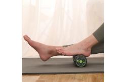 China Rechargeable All On One Yoga Vibrating Massage Foam Roller 5000mAh supplier