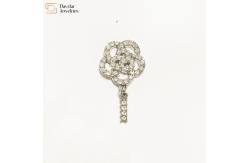 China Custom Accessories Zircon Metal Buckle Chain Pendants For Key Handbag supplier