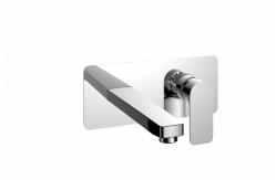 China Polished Chrome Wall Mounted Bath Mixer Tap supplier