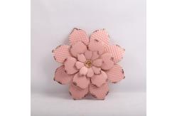 China Exquisite Metal Flower Ornaments Customized Metallic Wall Decor Rustproof supplier