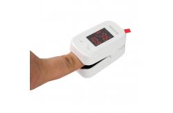 China Accurate Results OLED Fingertip Digital Pulse Oximeter For Home Use supplier