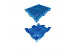China Customize Lightweight Plastic Pallet 1000kgs Roto Moulded Pallets supplier