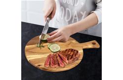 China Round Serving Acacia Wood Cutting Board With Handle supplier