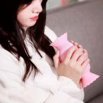 Screw Cap Silicone Hot Bag for Hot and Cold Therapy on Menstrual Cramps for sale