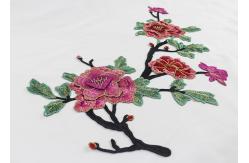 China Water Soluble Crochet 3D Flower Embroidered Applique Patches for Clothes and Dress supplier