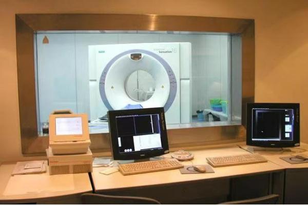 8mm X Ray Shielding Glass 1.7mmpb-6.71mmpb Lead Equivalent Transparent Design
