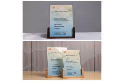 China Rectangular A5 Acrylic Photo Frame with Wood Base Picture Frames supplier