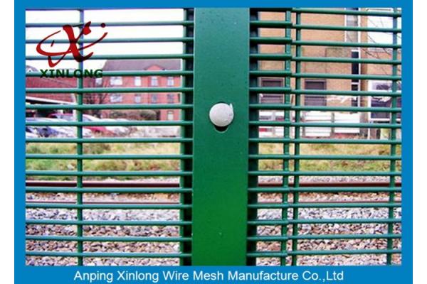 Durable Metal Security Fence Panels , Security Mesh Fencing 2.8m Height RAL6005