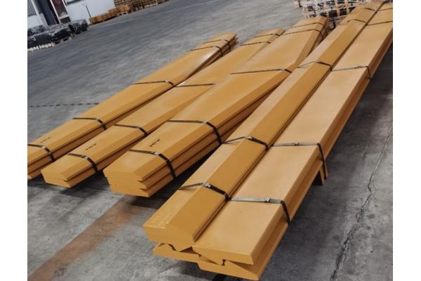 Loader weld on spade base edge 9V4650