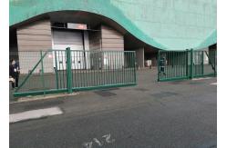 China Manual Drive Cantilever H2m 3D Curved Sliding Fence Gate supplier