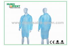 China Non Sterile  22gsm MP Disposable Lab Coats With Zip Closure supplier
