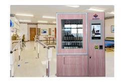 China Huge Variety Adjustable Channel Wine Vending Machine With Elevator , Remote Function supplier