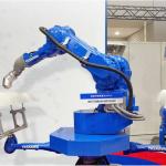 YASKAWA MPX2600 Painting Robot Arm High Speed Robot Painting Machine  With Protective Suits
