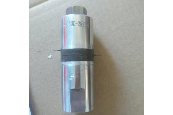5500 Pf 30 Khz Ultrasonic Transducer / Ultrasonic Welding Transducer CCH-3030F-30Z P8