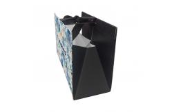 China Recycled Materials Custom Triangle Wedding Candy Box Creative Chocolate Candy Paper Box supplier