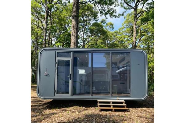 Aluminum Alloy Apple Capsule House 6m x 3.3m Solar Powered