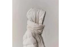 China Men'S Bubble Winter Removable Hood Puffer Down Jacket Custom Logo supplier