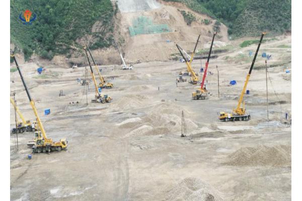 Qualified Electrical Vibro Pile Foundation Vibroflot  208kN Vibration Power