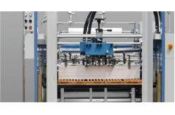China SW-820 / SWAFM-1050 Fully Automatic Thermal Film Laminating Machine With Stacker supplier