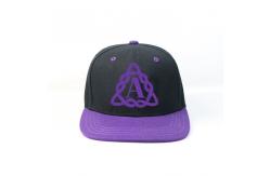 China Adults Flat Brim Snapback Hats Custom Logo Flat Bill Cap With Plastic Buckle supplier