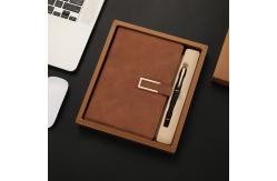 China Customizable Versatile PU Leather Metal Clasp Notebook Gift Set for Business Office supplier