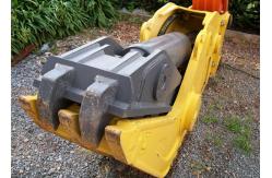 China 1960KN Hydraulic Excavator Shears Q345B Material Demolition Pulverizer supplier