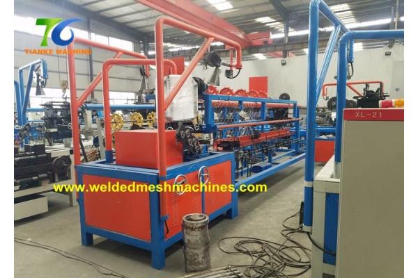 1.3mm Diamond Mesh Wire Making Machine Galvanized Wire Mesh Weaving Machine