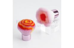 China Long Lasting Durable Face Kabuki Makeup Brush Flower Swirl Shape 45g supplier