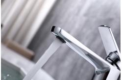 China 2.2GPM Bathroom Basin Faucets Zinc Handle Single Lever Sink Faucet supplier