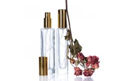 China Custom Logo 50ml Clear Square Glass Perfume Spray Diffuser Bottle supplier