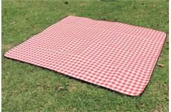 China Polyester PEVA Outdoor Picnic Mat Waterproof And Moistureproof supplier