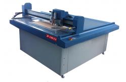 China Automatic Plotter Cutting Machine For Corrugated Paper Plastic Cardboard supplier