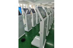 China DVI 32 300nits Capacitive Touch Digital Signage For Public Places supplier