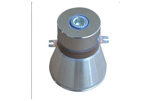 High Reliability Ultrasonic Piezoelectric Transducer With Good Heat Resistance