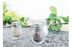 China 10ml Capacity Modern Glass Salt and Pepper Shaker Set with Grinder and Condiment supplier