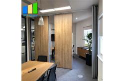 China Office Wood Movable Partition Wall Panel Folding Partition Walls For Conference Room supplier